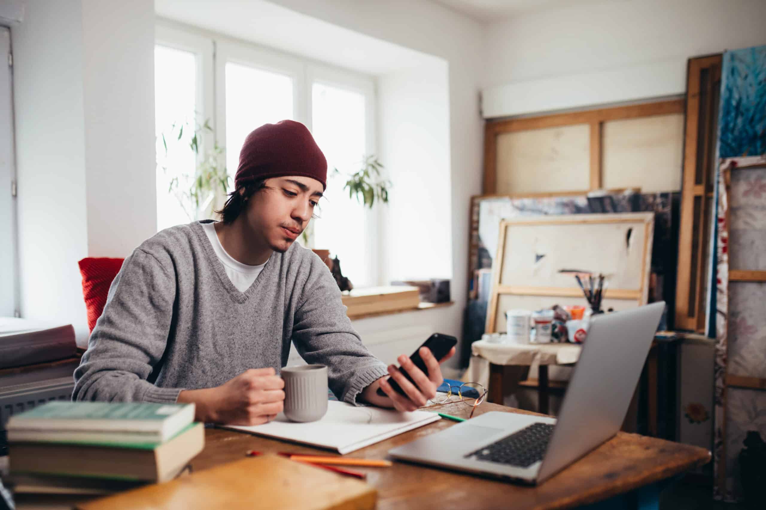 10 solutions de rangement astucieuses pour un bureau optimisé