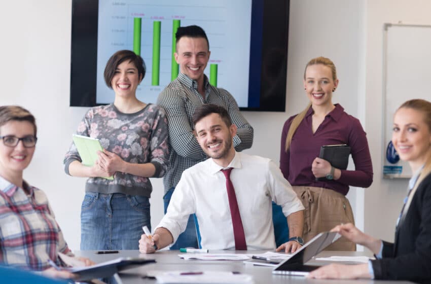 Comment les étudiants en écoles de commerce se distinguent par leur leadership !