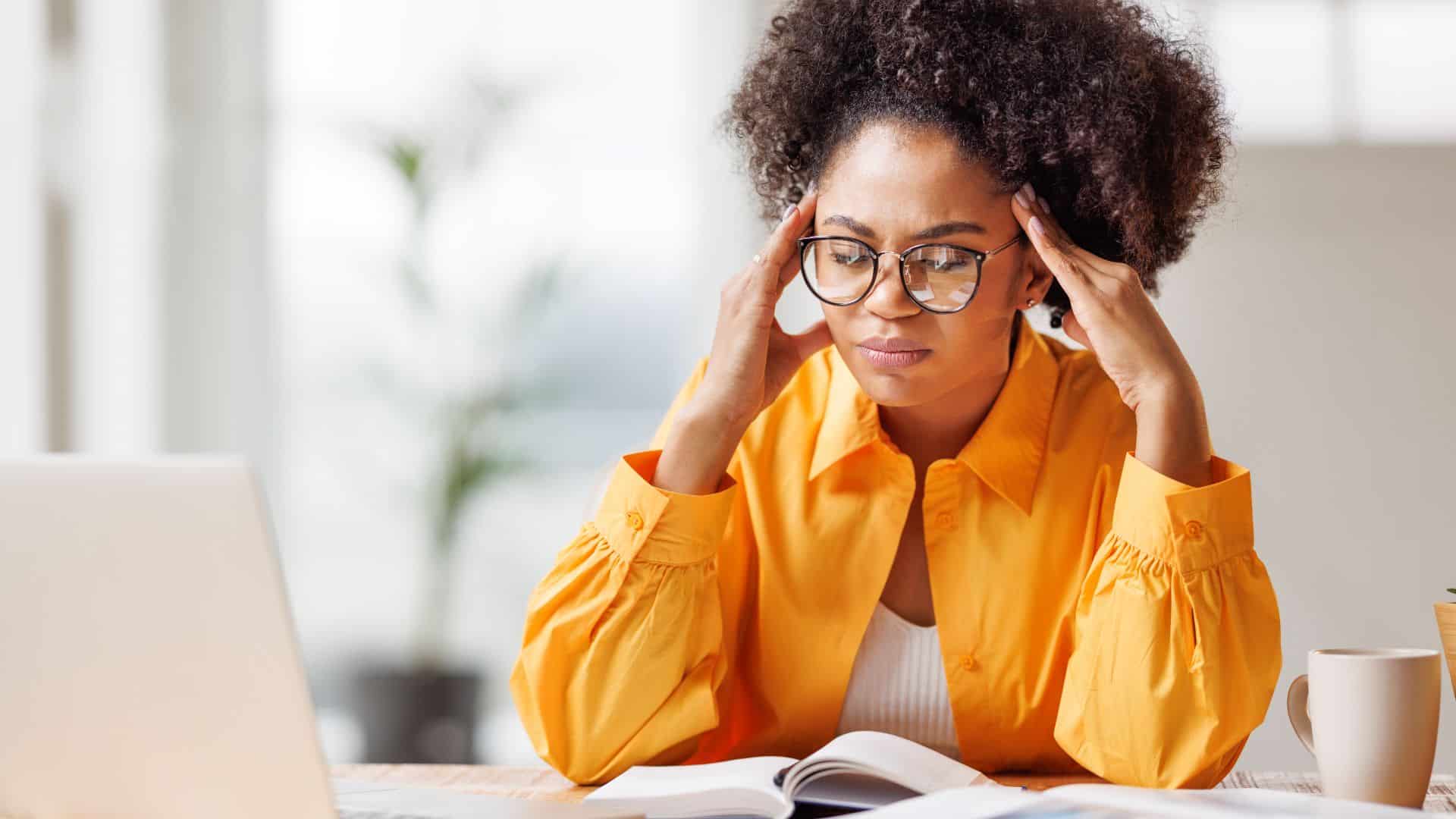 Le syndrome de l’imposteur chez les jeunes diplômés : mythe ou vrai frein à la carrière ?